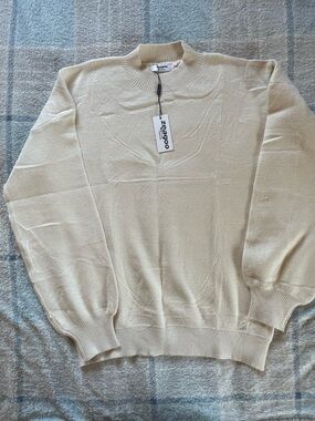 zeagoo Women's Crewneck Sweater in Cream